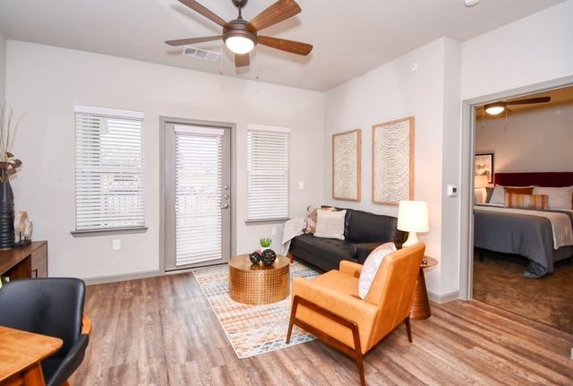 4800 W Illinois Avenue 3109, Dallas, TX 75211