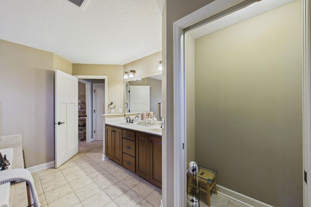 6276 Peony Lane N, Maple Grove, MN 55311