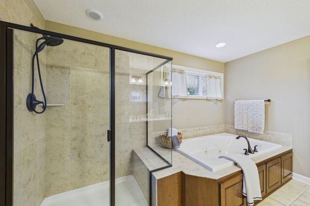 6276 Peony Lane N, Maple Grove, MN 55311