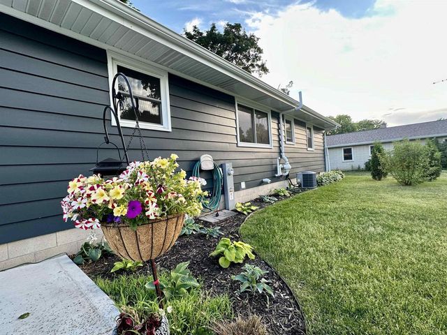 30 Highland Avenue, Ripon, WI 54971