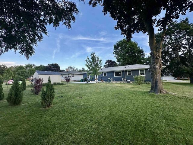 30 Highland Avenue, Ripon, WI 54971