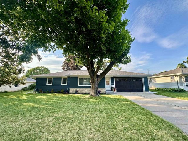 30 Highland Avenue, Ripon, WI 54971