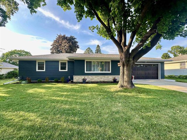 30 Highland Avenue, Ripon, WI 54971