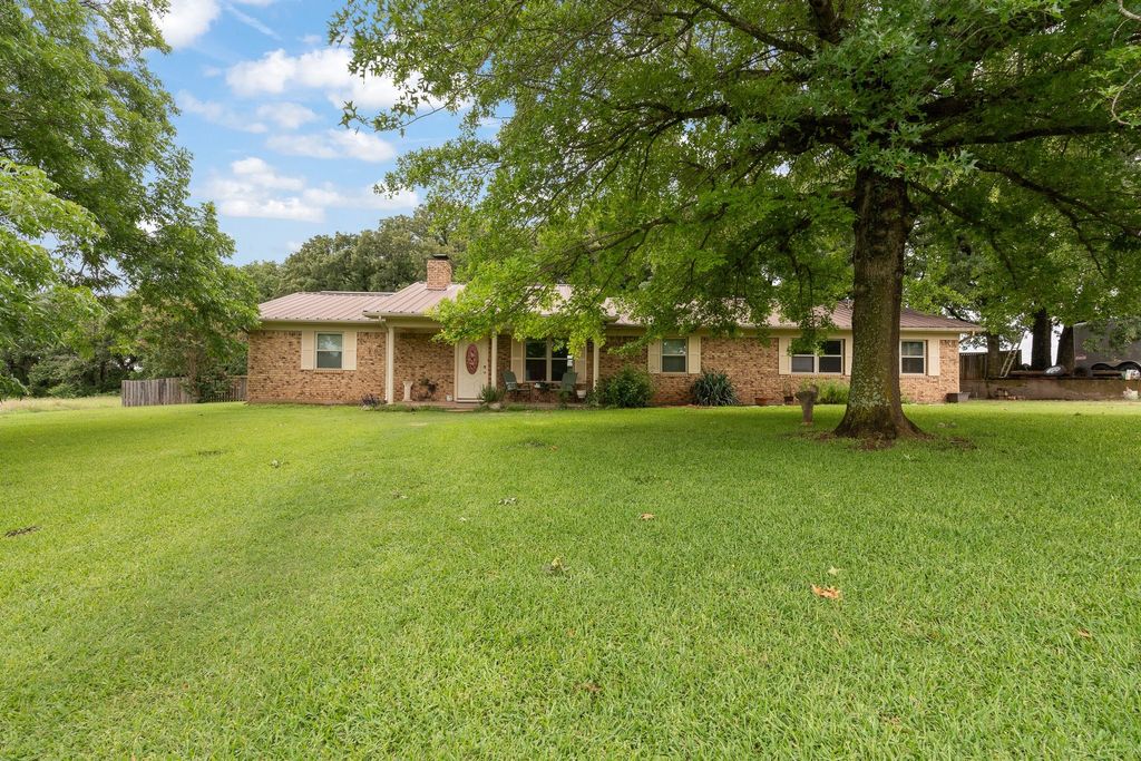 140 Hcr 1431, Covington, TX 76636