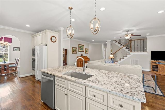 386 wentworth Drive, Winston-salem, NC 27107