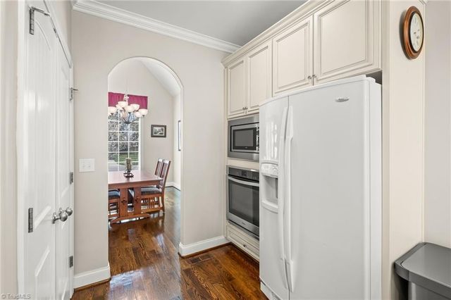 386 wentworth Drive, Winston-salem, NC 27107