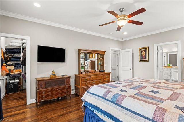 386 wentworth Drive, Winston-salem, NC 27107