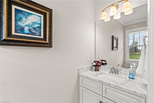 386 wentworth Drive, Winston-salem, NC 27107