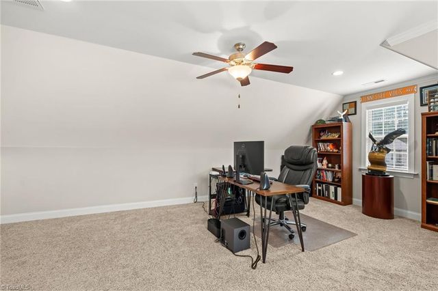 386 wentworth Drive, Winston-salem, NC 27107