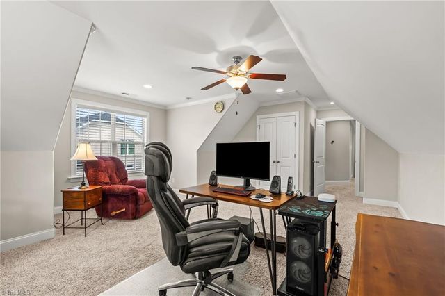 386 wentworth Drive, Winston-salem, NC 27107