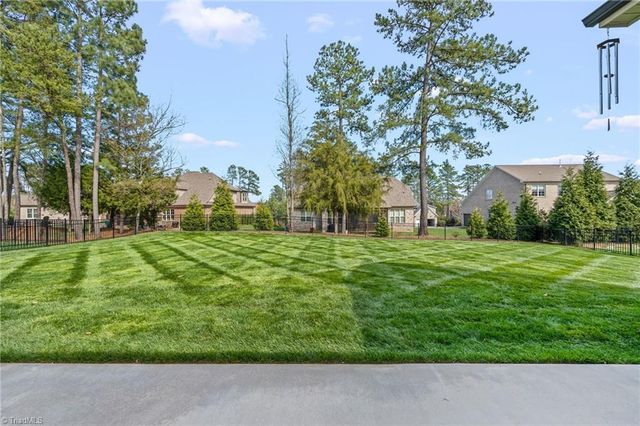 386 wentworth Drive, Winston-salem, NC 27107