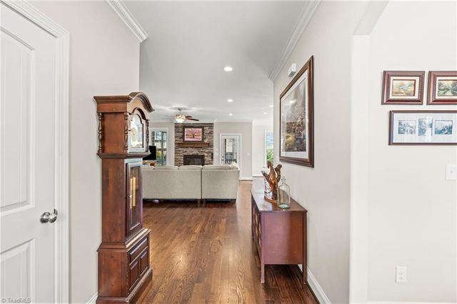 386 wentworth Drive, Winston-salem, NC 27107