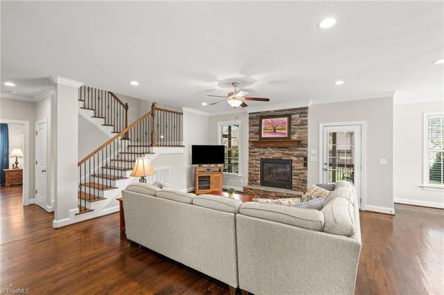 386 wentworth Drive, Winston-salem, NC 27107