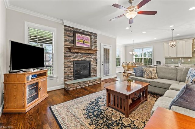 386 wentworth Drive, Winston-salem, NC 27107