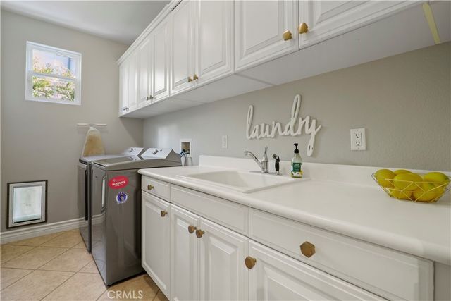 27018 Woodlands Dr, Valencia, CA 91355