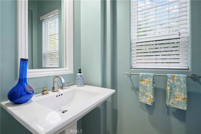 27018 Woodlands Dr, Valencia, CA 91355