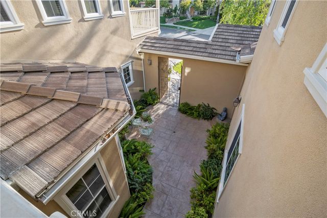 27018 Woodlands Dr, Valencia, CA 91355