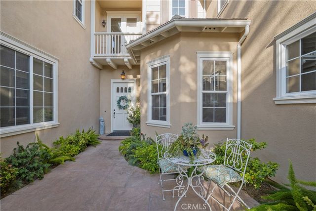 27018 Woodlands Dr, Valencia, CA 91355