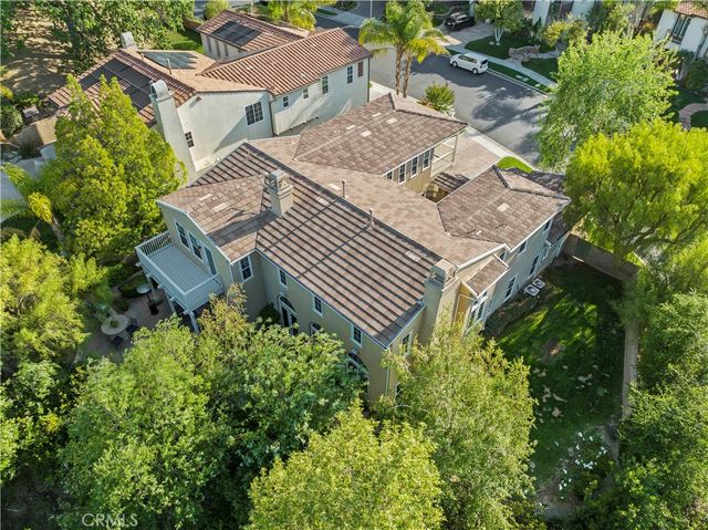 27018 Woodlands Dr, Valencia, CA 91355