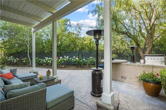 27018 Woodlands Dr, Valencia, CA 91355