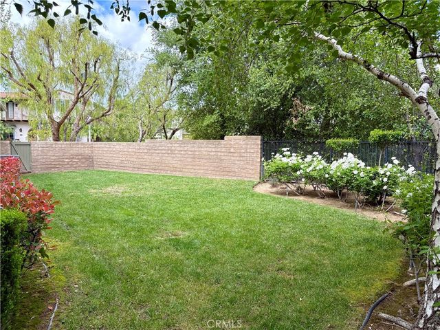 27018 Woodlands Dr, Valencia, CA 91355