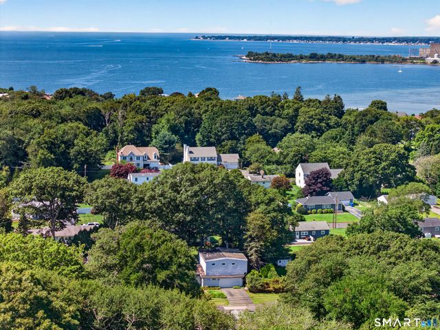 14 Perry Avenue, Waterford, CT 06385