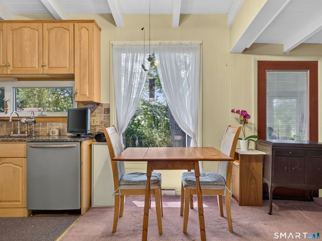 14 Perry Avenue, Waterford, CT 06385