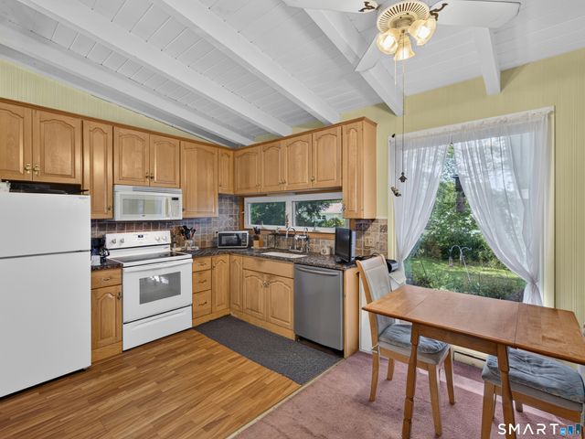 14 Perry Avenue, Waterford, CT 06385