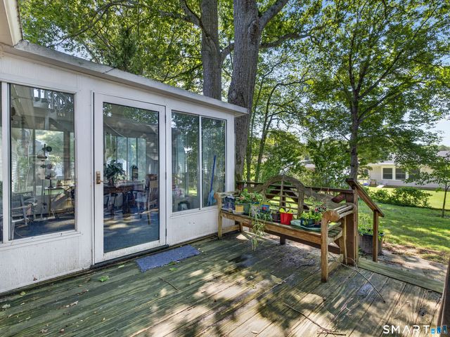 14 Perry Avenue, Waterford, CT 06385