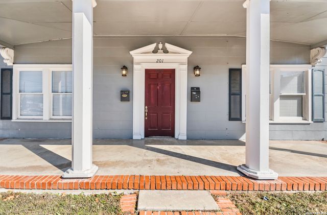 203 Eleanor, San Antonio, TX 78209