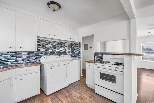 203 Eleanor, San Antonio, TX 78209