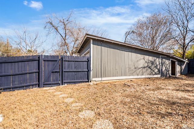 203 Eleanor, San Antonio, TX 78209