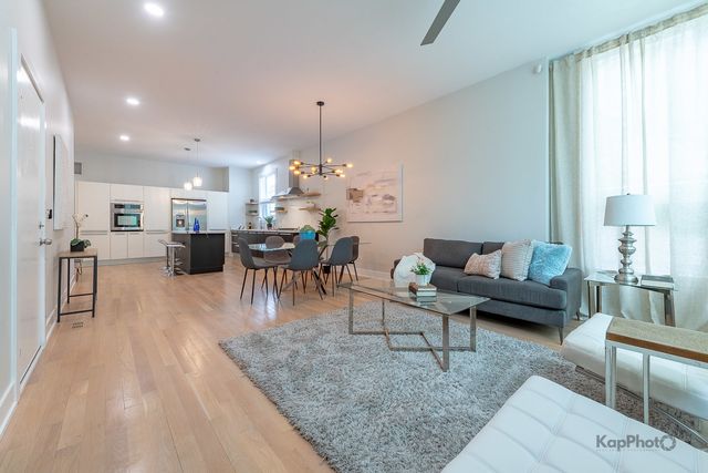 2414 W Grenshaw Street 1E, Chicago, IL 60612