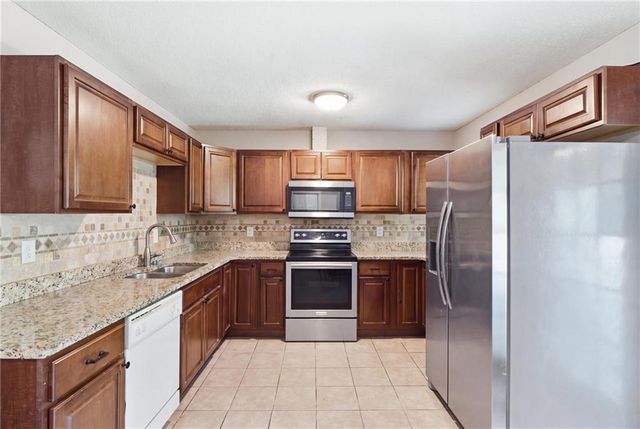 104 Twin Oaks Drive, Calhoun, GA 30701
