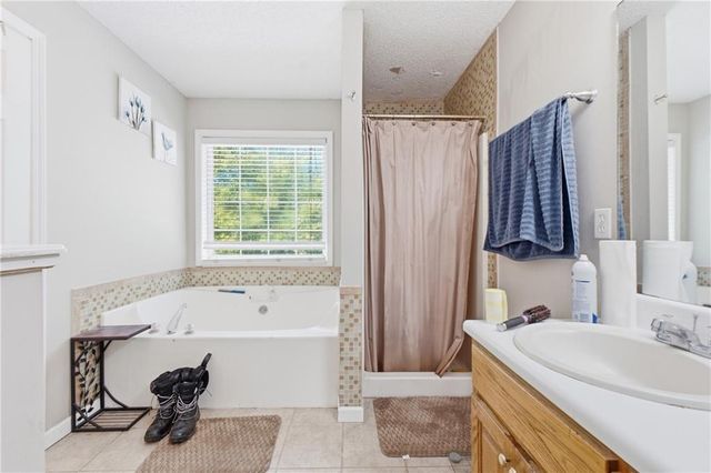 104 Twin Oaks Drive, Calhoun, GA 30701