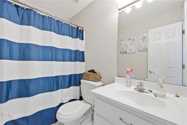 104 Twin Oaks Drive, Calhoun, GA 30701