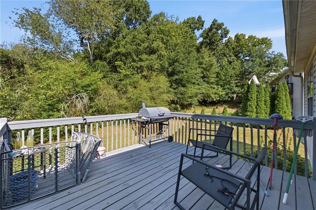 104 Twin Oaks Drive, Calhoun, GA 30701