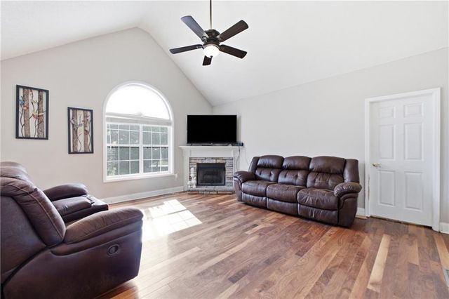 104 Twin Oaks Drive, Calhoun, GA 30701