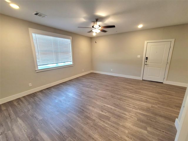 1720 Crestdale Drive 1206, Houston, TX 77080