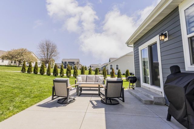 N56W24190 Peppertree DRIVE, Sussex, WI 53089