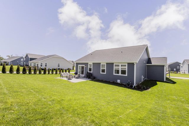 N56W24190 Peppertree DRIVE, Sussex, WI 53089