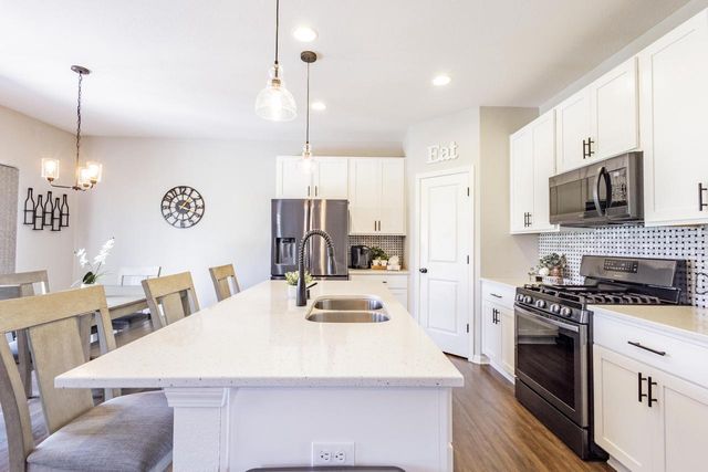 N56W24190 Peppertree DRIVE, Sussex, WI 53089