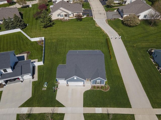 N56W24190 Peppertree DRIVE, Sussex, WI 53089