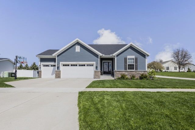 N56W24190 Peppertree DRIVE, Sussex, WI 53089