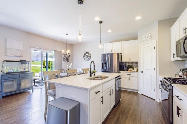 N56W24190 Peppertree DRIVE, Sussex, WI 53089