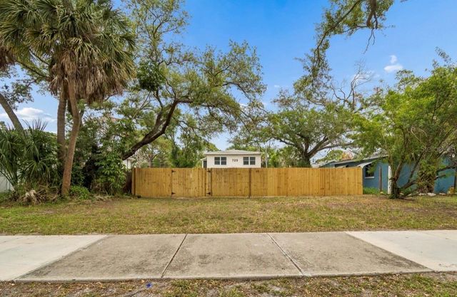 725 21ST AVENUE S, St Petersburg, FL 33705