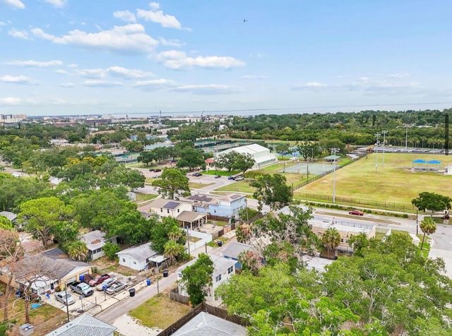 725 21ST AVENUE S, St Petersburg, FL 33705