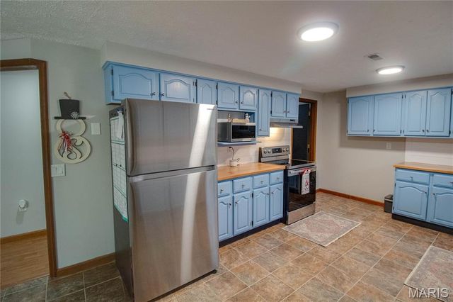 32952 Crystal Lake Road, Jerseyville, IL 62052