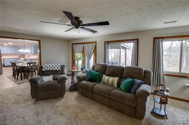 32952 Crystal Lake Road, Jerseyville, IL 62052