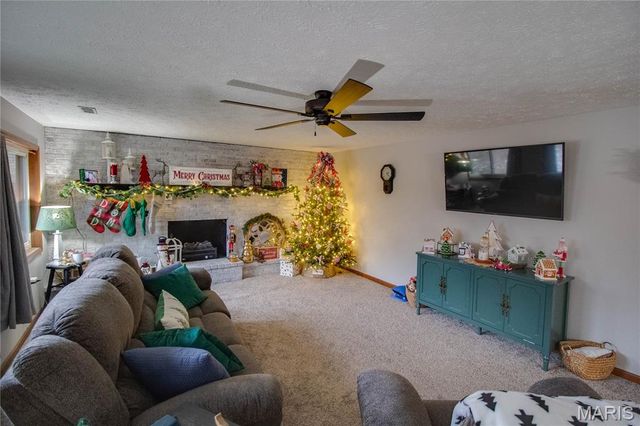 32952 Crystal Lake Road, Jerseyville, IL 62052